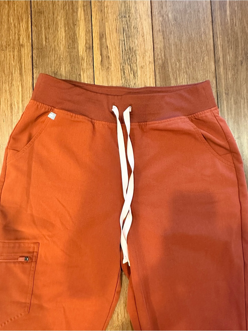 Figs Women's Zamora High Waisted Auburn Scrub Pant - Size Medium - Picture 3 of 5